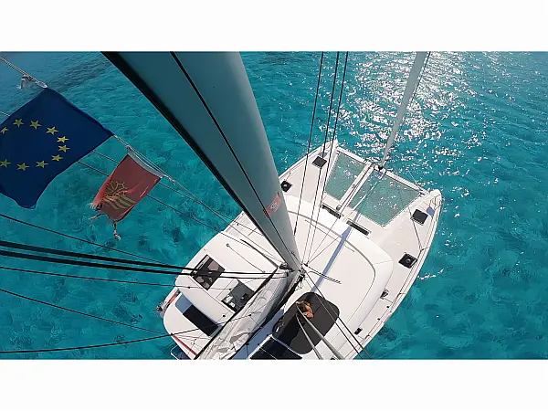 Lagoon 42