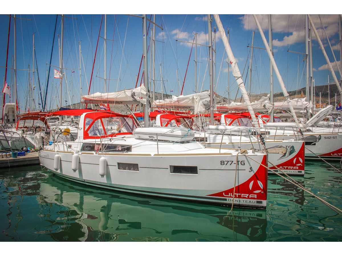 Oceanis 35
