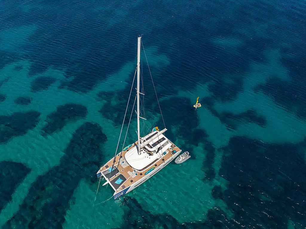 Lagoon SEVENTY 7 - 4 double cabins - 